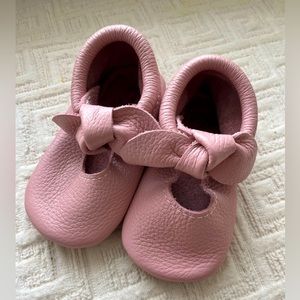 Freshly Picked Blush Mocs. Like new! 🎀